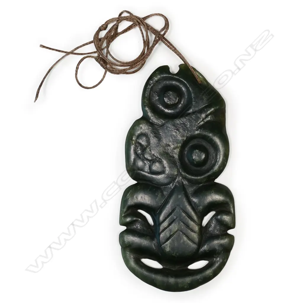 An early Māori pounamu hei tiki, Image 1++